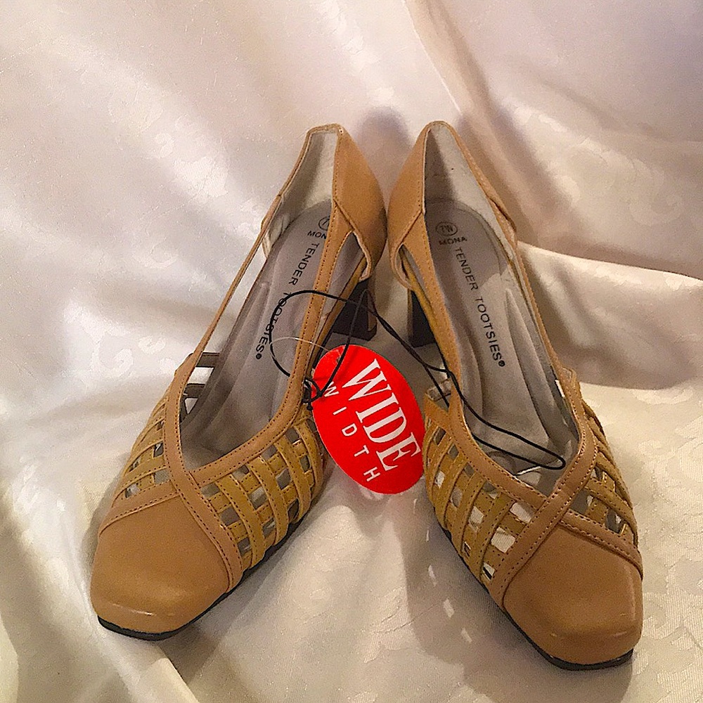 Vintage 90s beige high heels NWT cushioned insole
